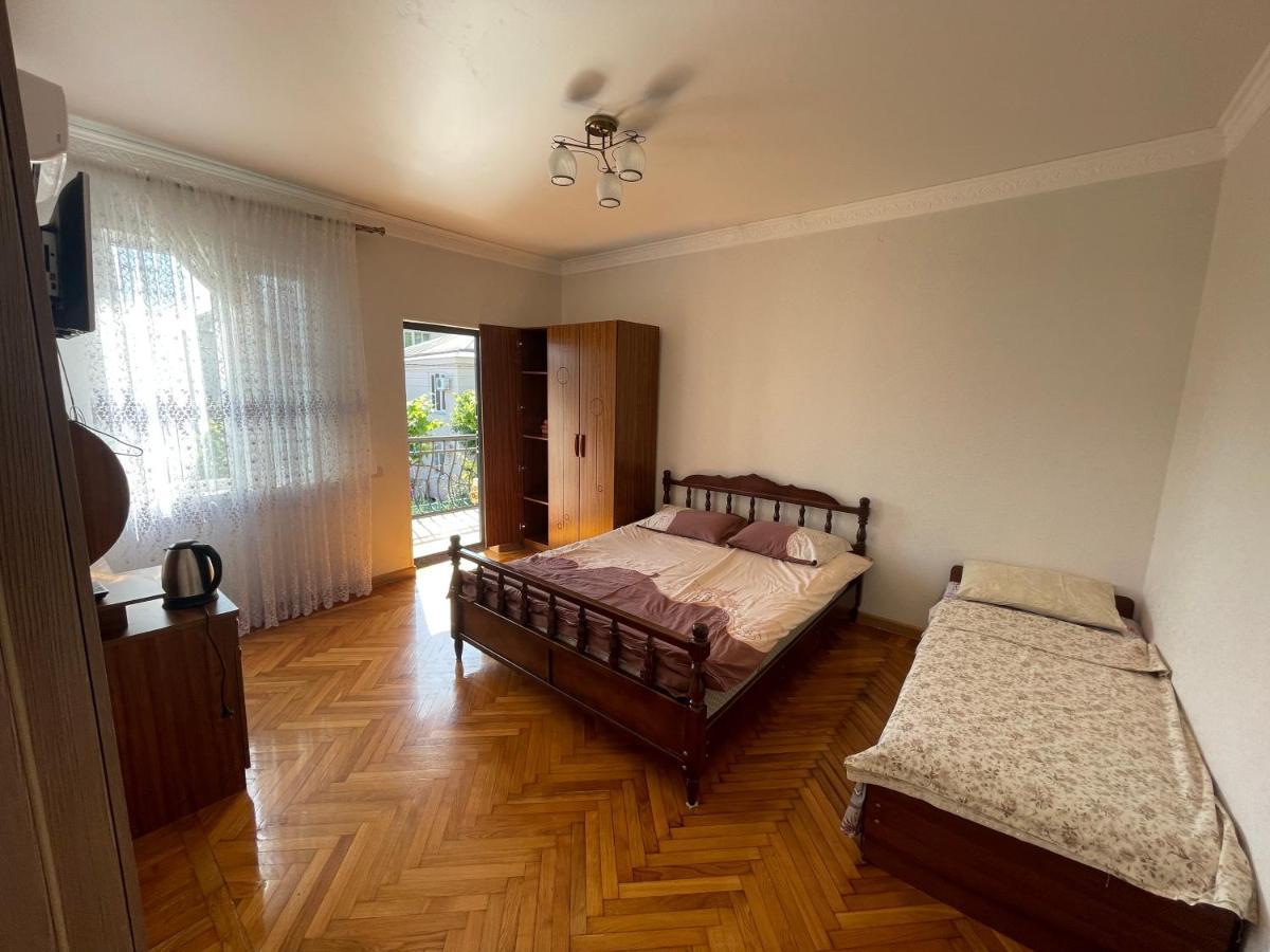 Гостевой Дом На Гечба Hotel Gagra Esterno foto